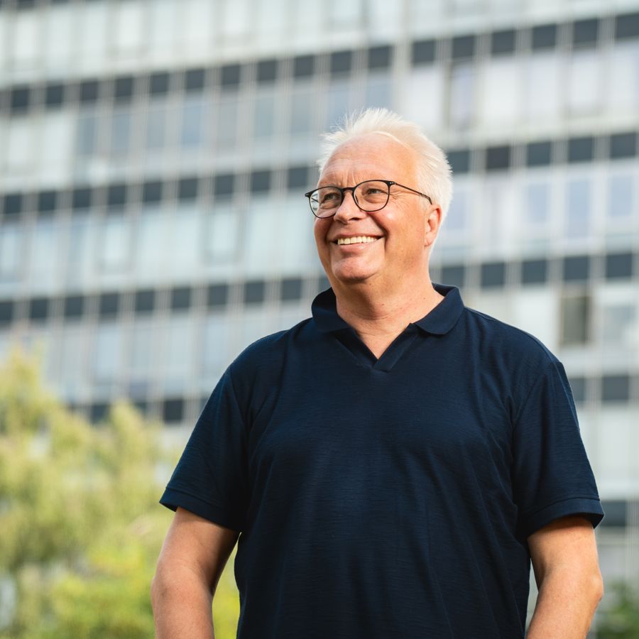 Peter Mertens